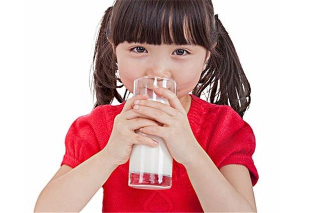孩子长高喝牛奶越多越好吗