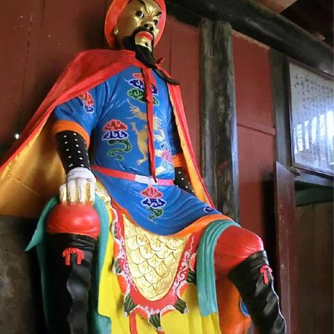 福建龙岩有多少寺庙？