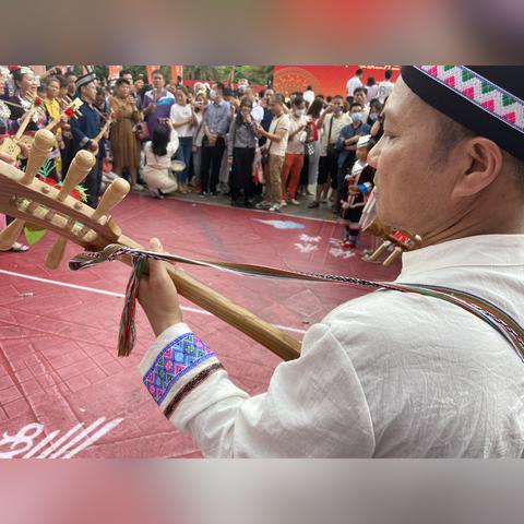 广西足球比赛气氛的长尾关键词有什么