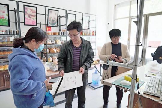巧做“快递+”，山东小县城面包店月入2万