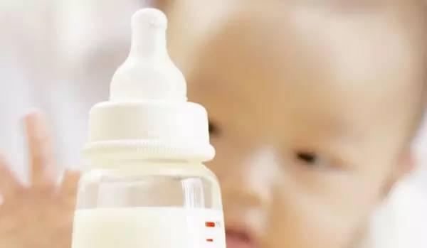 给婴幼儿选择奶粉成分很重要吗