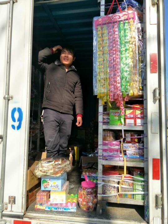坐着躺着挣钱，舒服！农村在家开超市，送货车送货上门