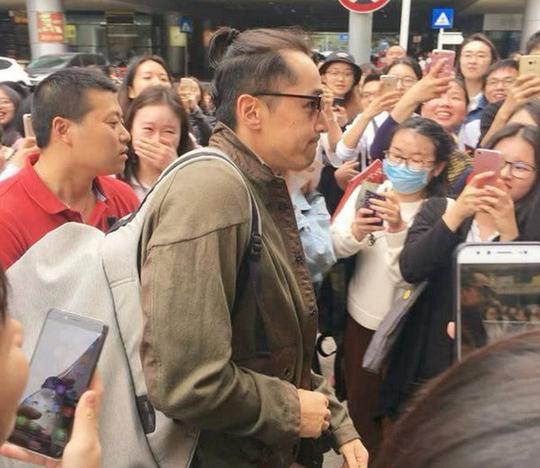继李亚鹏、陈奕迅之后，胡歌也面临脱发问题，中年危机？