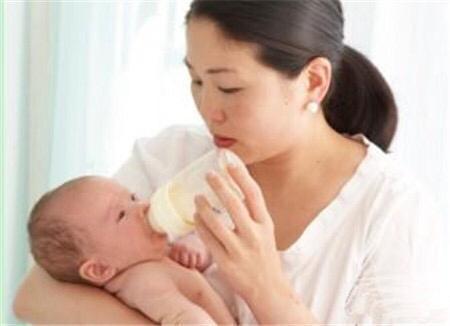 奶粉喂养的宝宝要注意哪些问题