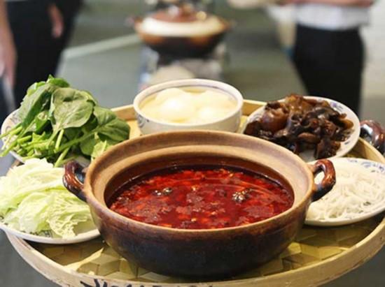 每个民族都有什么美食（大家能说一下各地的特色美食吗）