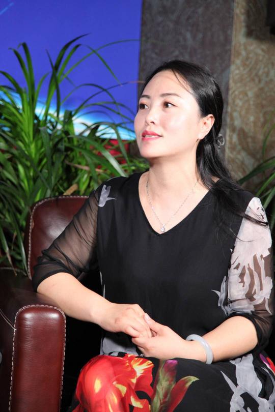 美女放弃公职揣500元创业，现在成创业导师
