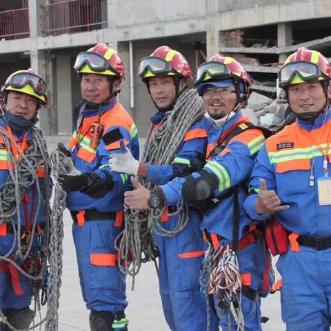 街道社工和居委会社工哪个好？