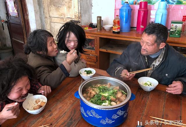 为什么说宝宝是一把屎一把尿养大的
