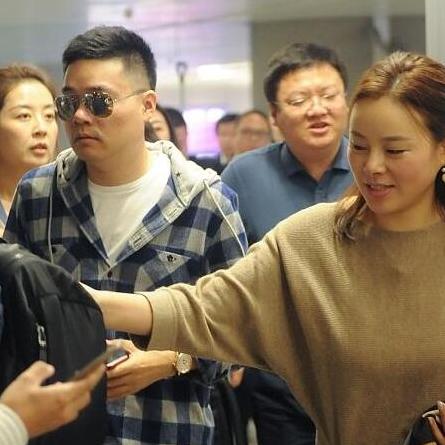 姗姗来迟是什么意思