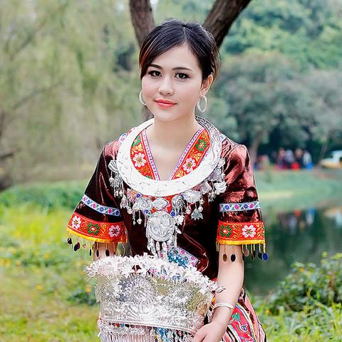 【苗族美女,苗族美女图片最漂亮图片】