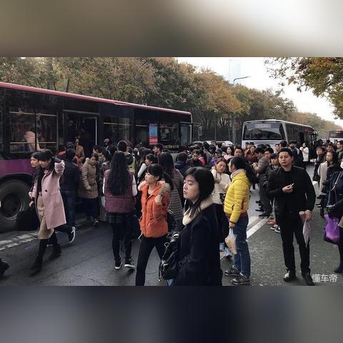 2025.12.25西安今日汽车尾号限行是几