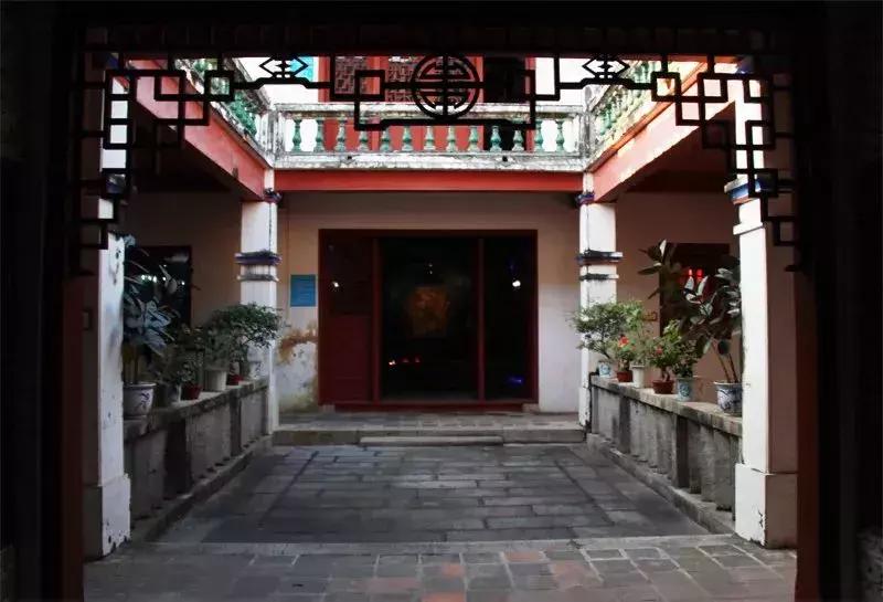 水泥文献世界未解之谜之河北山峰上的神秘古塔