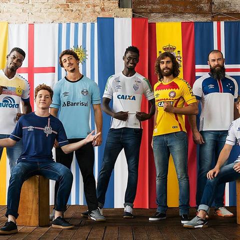 画出足球的装备怎么画