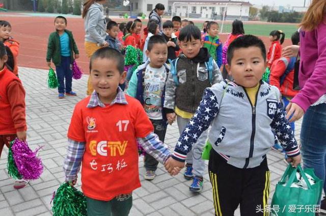 两个孩子打架应该怎么处理比较好