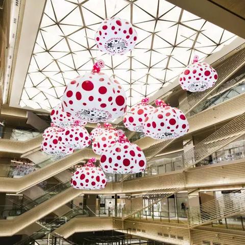 济南银座数码广场内有什么？