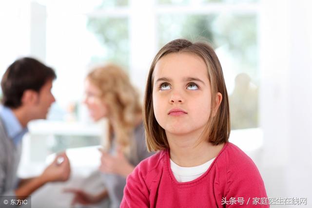 爸爸妈妈在孩子面前吵架的影响是什么 爸爸妈妈在孩子面前吵架的影响是什么