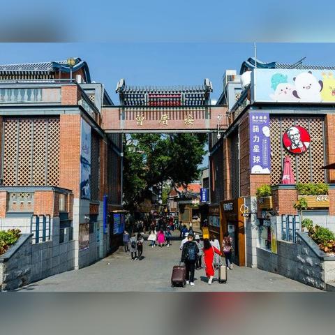 2025厦门市初二学生人数多少
