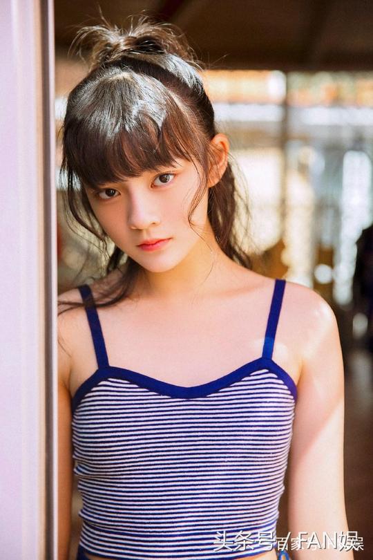 她十四岁就获得金马奖最佳女配角，十五岁和王俊凯搭戏当女主！