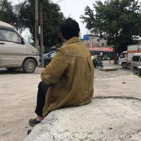 南宁：孕妇公园厕所突然生产，众人爱心接力母子平安, 你怎么看？