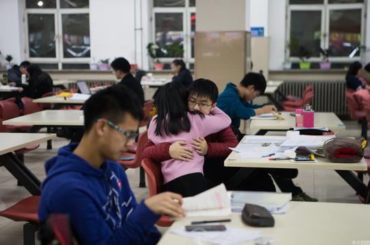 大学生平均生活费每月1200元，钱都花在哪了？你拖后腿了吗？