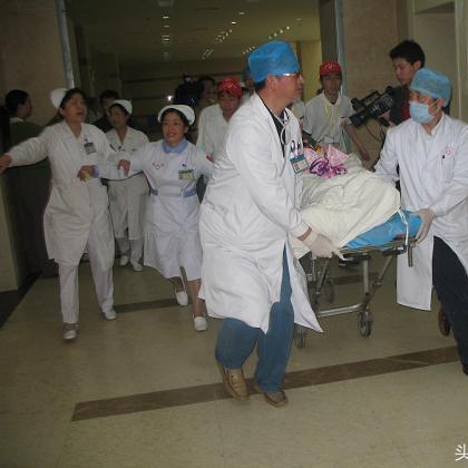 贵阳警方凌晨{通报伤医}事件