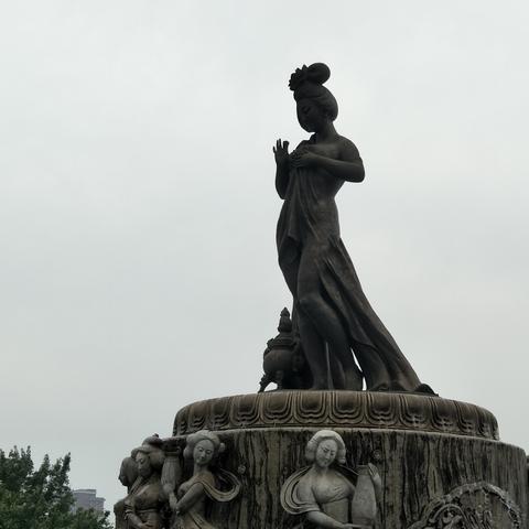 西安市看长恨歌怎么去