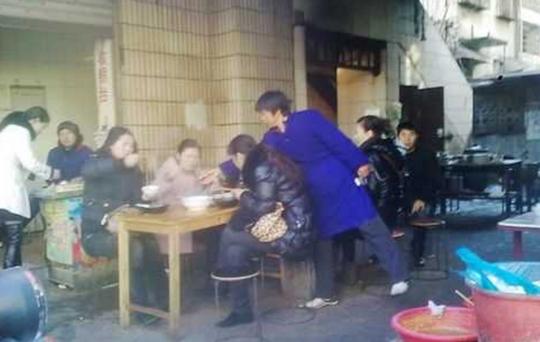 合肥超火爆小店，老板板着脸照样有人排长队，现在却要无奈倒闭？