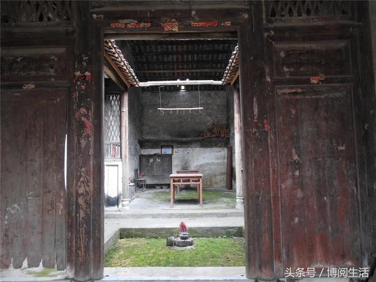 罗定老屋：朗塘兴隆里大屋，屋内摆放多件旧物件，你见识过吗