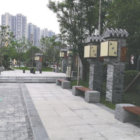 成都市最豪停车场在哪里