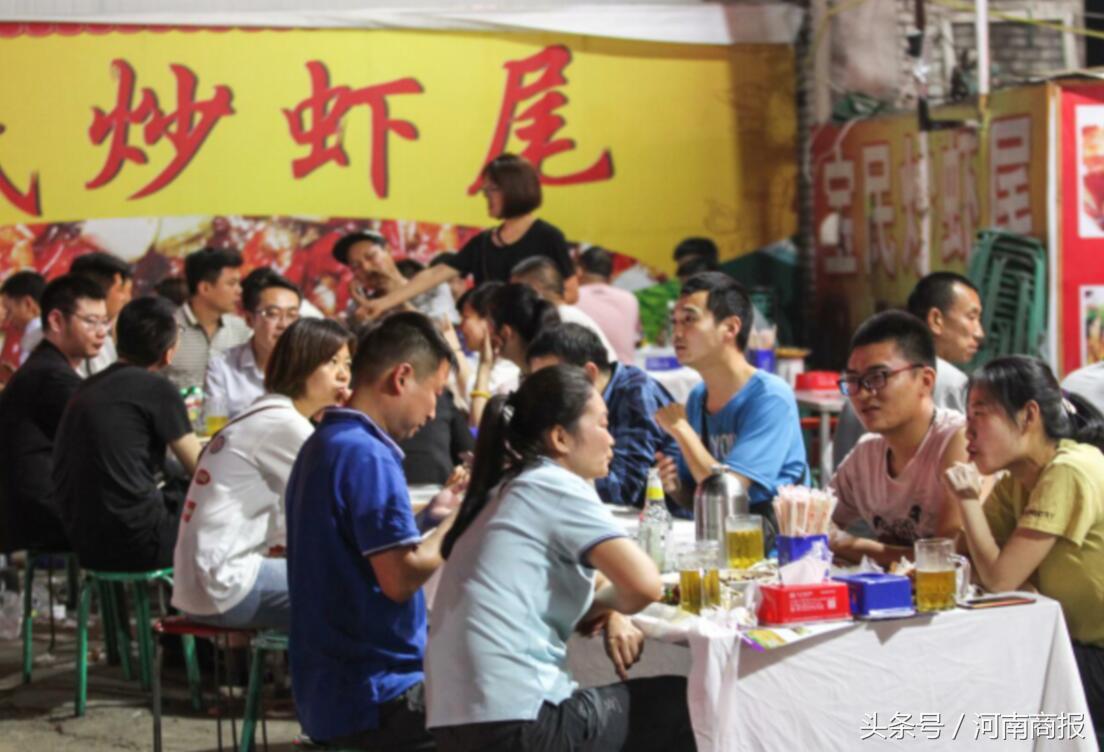 夜市美食炒什么好吃（大家去夜市会吃什么小吃呀）