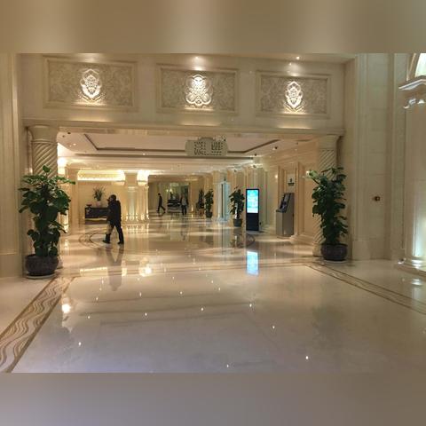 请问桂林哪里是最大的瓷砖批发市场谢谢？