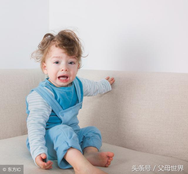 两三岁的宝宝喜欢打人抢东西怎么办