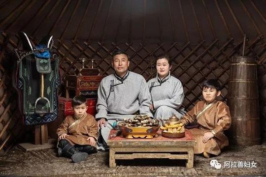 「妇工园地」又一喜讯！阿拉善盟阿都勒曹家庭荣获全国五好家庭称号