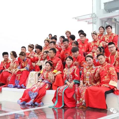 保定市租婚礼衣服多少钱