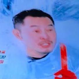 非洲足球运动员送拖鞋的长尾关键词有什么