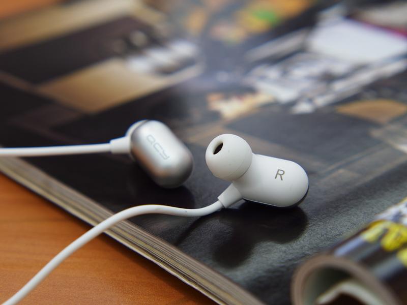 迷你蓝牙耳机mini4蓝牙耳机怎么开