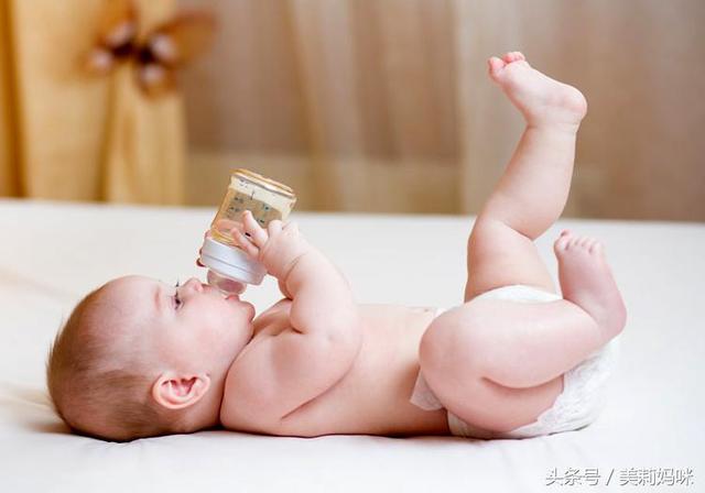 夏天宝宝要多喝水吗