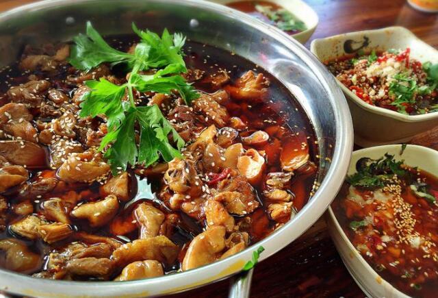 有什么特色美食（你的家乡有哪些特色美食推荐）