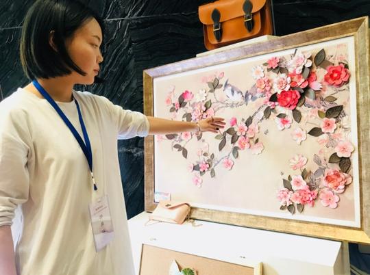 “春蕾绽放——女大学生创业微计划”项目成果展及拍卖会在蓉举行