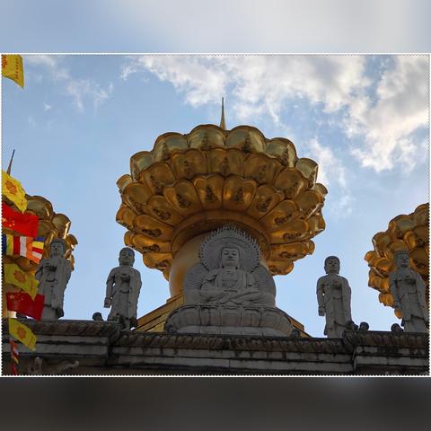 哈尔滨冰雪大世界大佛寓意？