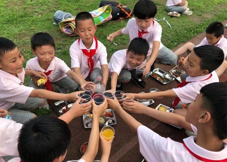 生日会搭配什么美食（该吃什么大餐呢）
