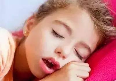 孩子睡觉的时候张口呼吸是什么原因 孩子睡觉的时候张口呼吸是什么原因