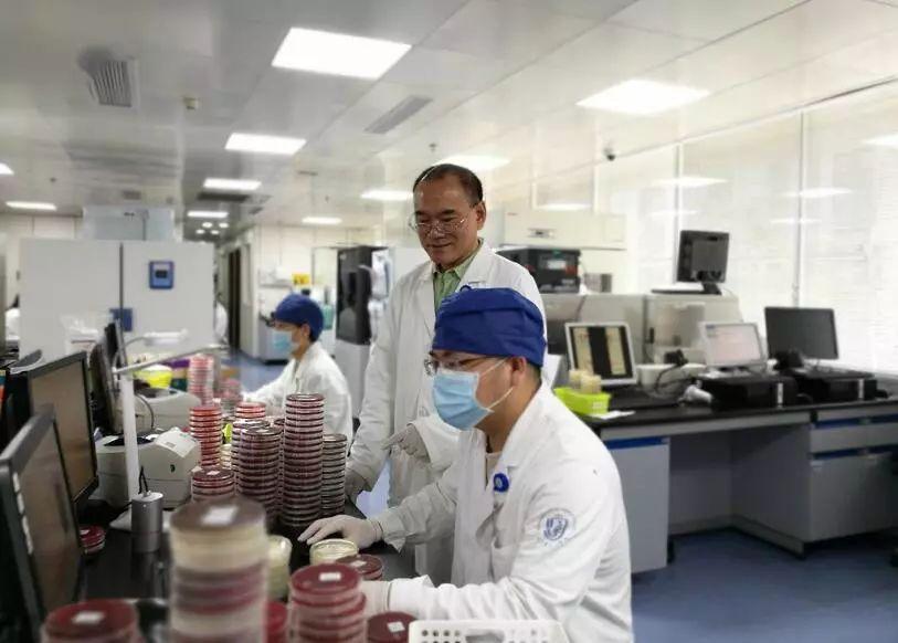 北京目前感染率未到70%
(北京目前感染率未到70以上)-图1 北京目前感染率未到70%
(北京目前感染率未到70以上)-图1