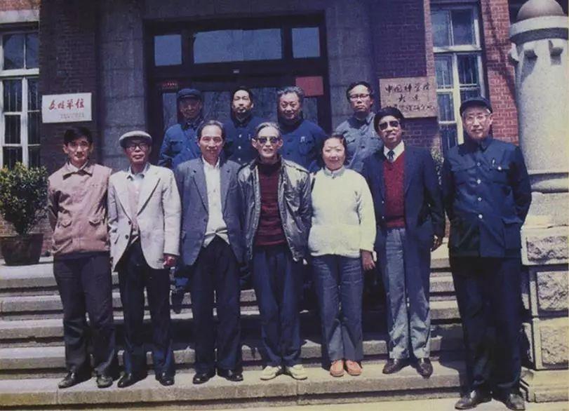 工业催化毕业论文答辩流程究竟是神创造了人