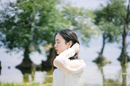十句经典伤感说说：人之所以活得累，是因为放不下架子拉不开面子