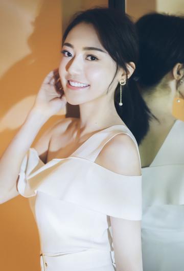 黄梦莹打成龙杨幂表情