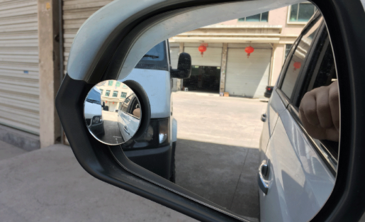 宝宝喜欢照镜子好处多多