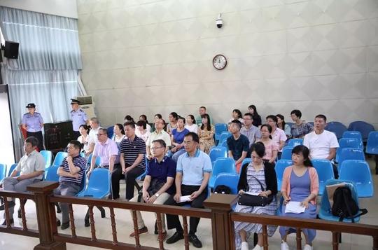 柳铁法院首起行政诉讼案件由院长开锤审理