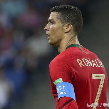 足球运动员c罗穿搭的长尾关键词有哪些