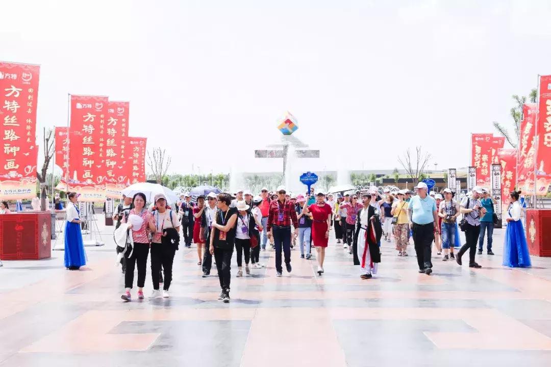 原神画外旅照怎么触发（这个社会会眷顾拼搏的人吗）